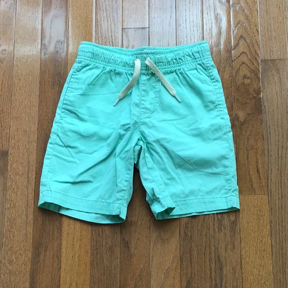 Old navy shorts size 6/7
